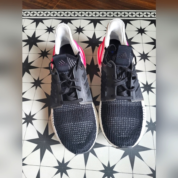 Adidas Ultraboost 19 - Picture 2 of 3
